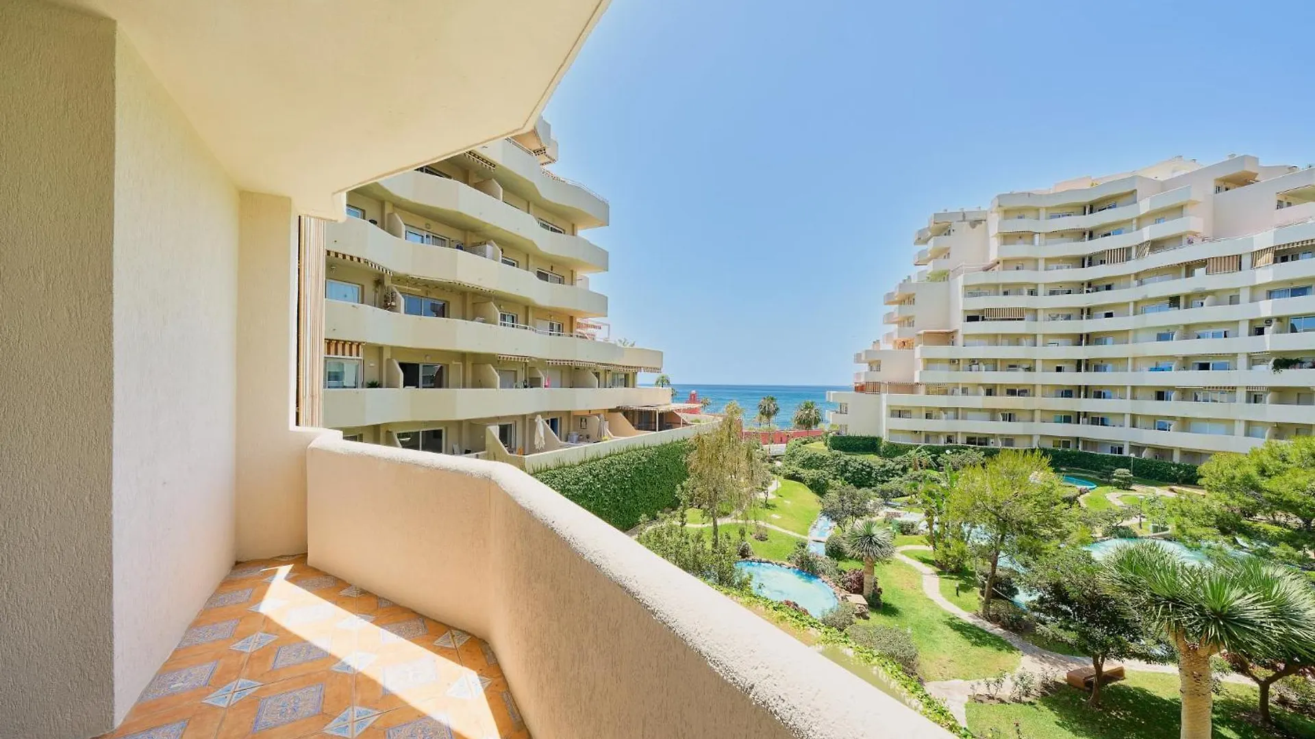 Benalbeach Playa - Parque Acuatico,, Varias Piscinas Arroyo De La Miel 0*,